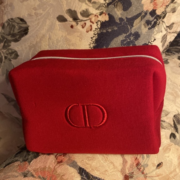 DIOR RED VELVET COSMETICS BAG NEW IN BOX 6” x 3” x 4” - Picture 6 of 9